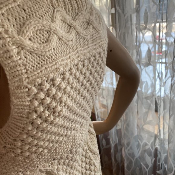 Cream Vest - Picture 4 of 4